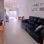 Casa 3 Suites Ar/Piscina/Churrasqueira